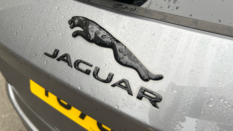 Jaguar F-Pace 2.0 D200 R-Dynamic HSE 5dr Auto AWD Diesel Estate